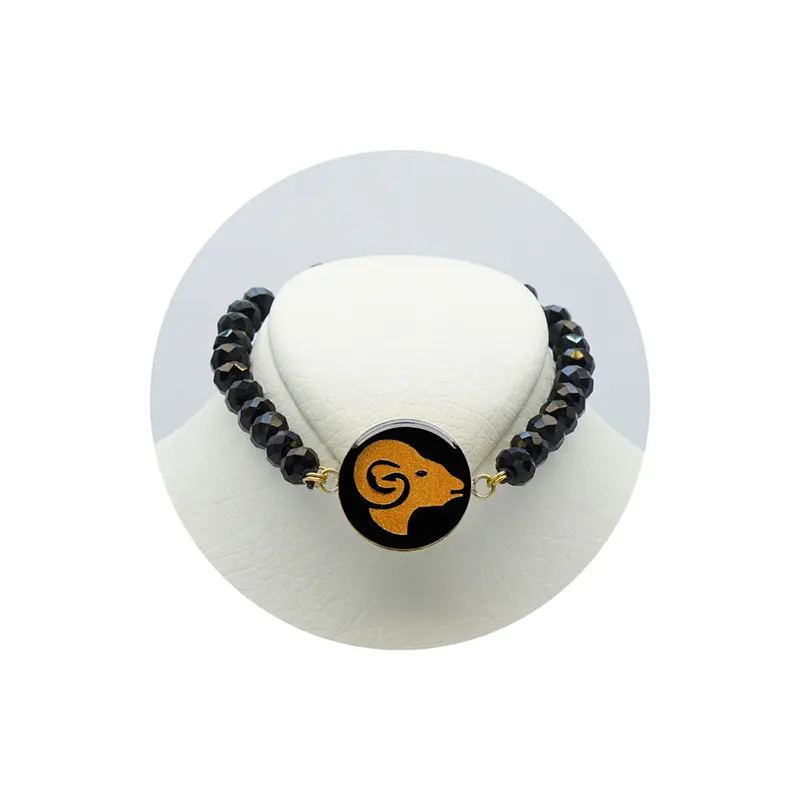 دستبند ماه تولد فروردین