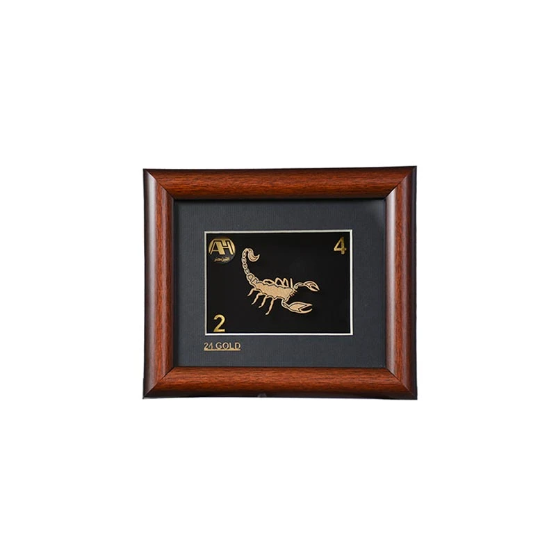 تابلو طلا نماد ماه تولد آبان با ورق روکش طلای 24 عیار متوسط