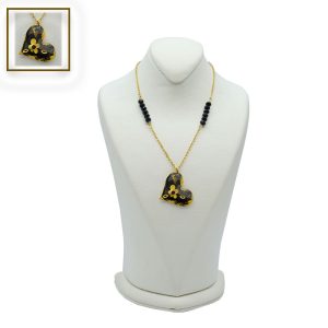 آویز سنگ و زنجیر گل در قلب